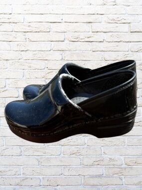 DANSKO Professional Black Patent Leather Shoe - Traditional Style - Size 36